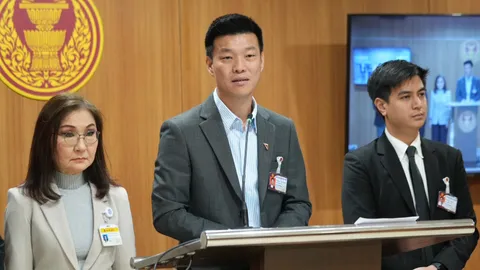 “ณัฐพงษ์” นำฝ่ายค้านยื่น ปธ.รัฐสภา ส่งศาลฎีกาตั้ง คกก.ไต่สวน ป.ป.ช. ปมยกคำร้องคดี “ศักดิ์สยาม”