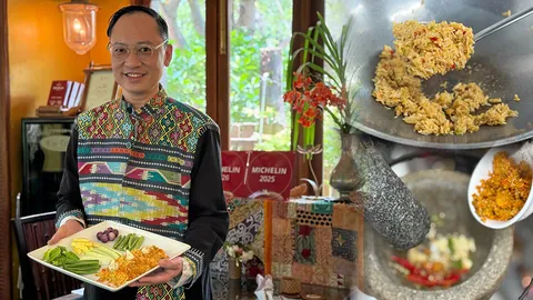 ข้าวผัดน้ำพริกไข่ปู ครัวสุพรรณิการ์ by คุณยายสมศรี ขอนแก่น