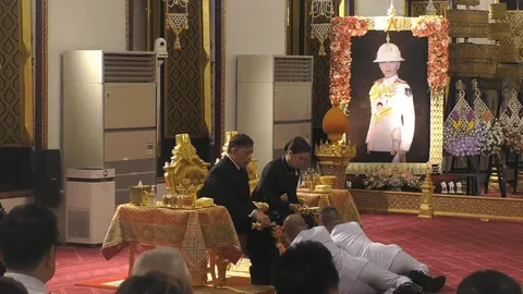 “ในหลวง-ราชินี” เสด็จฯ ไปทรงบำเพ็ญพระราชกุศล สวดพระอภิธรรมพระศพ “พระองค์ภา”