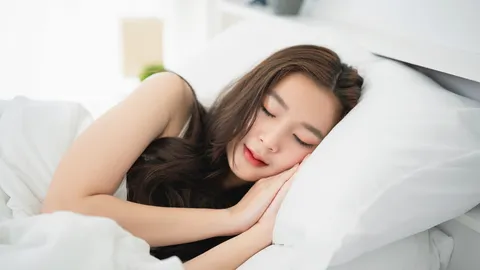 นอนไม่หลับทำไงดี? ส่อง 7 เคล็ดลับการนอนหลับจากทั่วโลก ทำตามง่าย หลับลึกตลอดคืน