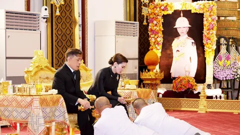 "ในหลวง-ราชินี" เสด็จร่วมพิธีบำเพ็ญพระราชกุศล พระพิธีธรรมสวดพระอภิธรรมพระศพ "พระองค์ภา"