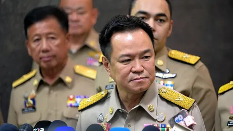 "อนุทิน" ยันไม่มีนอกมีใน กลัวล้าหลัง-อุ้มแจกเอไอ ไอซ์ฉะ รมว. หลบหลังปลัด 