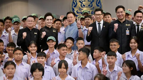 นายกฯ บอกไม่มีอะไร แค่ฝึกซ้อม หลัง F-16 ขึ้นบินกลางดึก สั่งฟาดเต็มที่ “โกงสอบท้องถิ่น”