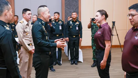 กลาโหมเรียกกำลังพลสำรอง 26 นาย ติวเข้มรับมือเหตุฉุกเฉิน  “บุ๋ม ปนัดดา” ร่วมฝึกด้วย
