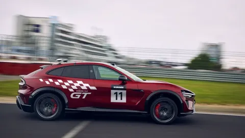 Xiaomi YU7 GT รถไฟฟ้าไร้คนขับวิ่งทำเวลาต่อรอบทำลายสถิติในสนาม Nürburgring Nordschleife