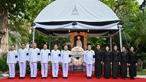 "ไทยเบฟ" เข้าถวายสักการะพระศพ-วางพวงมาลาเบื้องหน้าพระรูป "พระองค์ภา"