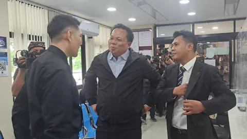 “กฤต” เปิดหน้า รับเป็นคนในคลิปเสียงตบทรัพย์โกงสอบ ขอโทษ “ทรงศักดิ์” ทำเสื่อมเสีย