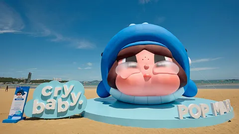 POP MART สาขาริมชายหาดแห่งแรก