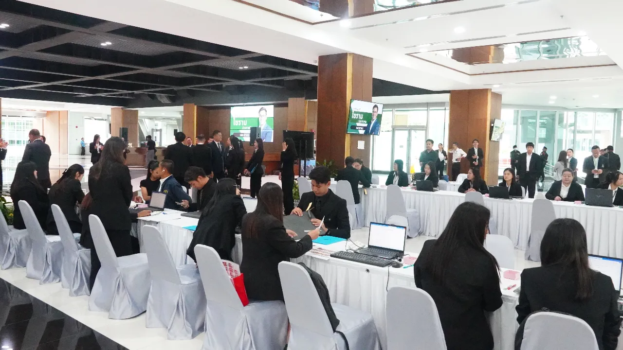 สก.ชุดที่ 14 ตบเท้ารายงานตัว “อนุทิน” สั่งเรียกประชุมสภา กทม. นัดแรก 13 ก.ค.