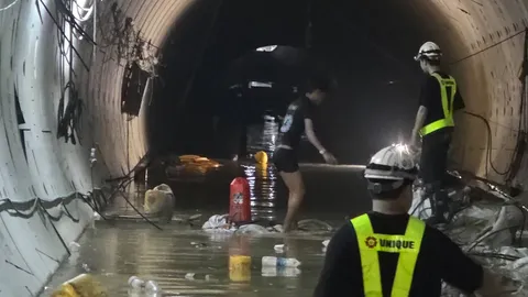 สั่งอพยพคนด่วน ดินใต้อุโมงค์ทรุด รถไฟฟ้าสีม่วง น้ำรั่วโกลาหลปิดถนนด้วย เฝ้าระวัง 24 ชม.