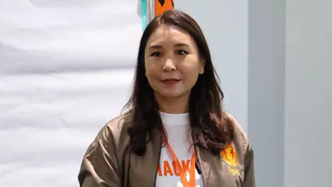 จับผิดรัฐบาลงาบ 4 แสนล้าน Hack งบ 70 พรรคประชาชนจัดทัพลุย พิรุธเอกชนแต่งตัวรอ สนามกีฬาโซลาร์เซลล์