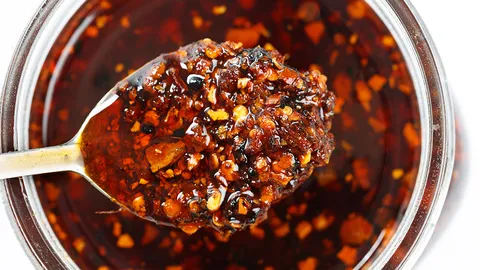แจกสูตร "น้ำมันพริกเพื่อสุขภาพ" เผ็ดแซ่บถึงเครื่อง ทำกินเอง อร่อยคุ้มได้ทุกมื้อ