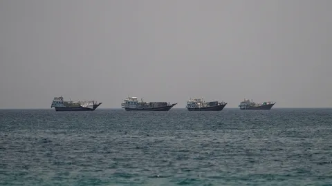 กองทัพเรือสหรัฐฯ เริ่มปิดล้อมท่าเรืออิหร่านแล้ว เปิดฉากโจมตีเพิ่มเติม