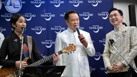 รัฐบาลสนับสนุน “เนเน่ รอยัล” จ่ายค่าแข่งให้ ดึงเสียงโหวตชาวมะกัน ครื้นเครงโชว์ที่ทำเนียบ