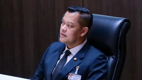 “ธนกร” โต้ “เท้ง” มั่นใจเสียงรัฐบาลเหนียวแน่น ฝ่ายค้านล้มไม่ลงแน่นอน