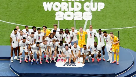 ประมวลภาพ ทีมชาติอังกฤษ รับรางวัลอันดับ 3 ฟุตบอลโลก 2026