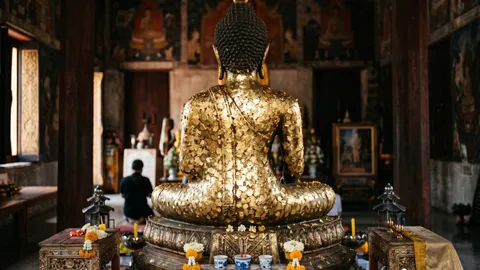 เปิดที่มา "ปิดทองหลังพระ" ทำไมคนไทยใช้เปรียบการทำดี โดยไม่หวังผลตอบแทน