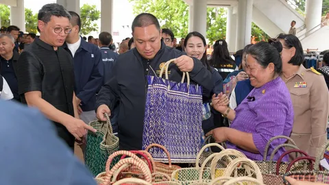 “พลพีร์” ลุยนครพนมต่อเนื่อง ขยายไฟฟ้าถึงประชาชน ดันสินค้าชุมชนสู่ตลาดเอเชีย