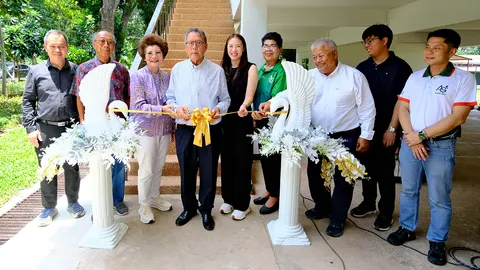 แสงทอง-อัครา ส่งมอบปรับปรุงอาคารเรียนรวมสัตว์ปีกและสุกร ม.ขอนแก่น หนุนพัฒนาบุคลากรปศุสัตว์