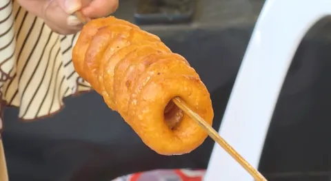 "โดนัททุเรียน" ขนมตำนาน 48 ปี จ.สตูล 1 ปีมีให้กิน 3 เดือน จ่าย 10 บาทแต่ได้ประสบการณ์คุ้มเกินร้อย