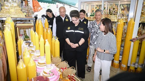 “ศุภมาส” นำทีม สคบ. ลุยตรวจสังฆทานย่านเสาชิงช้า ลั่นของต้องดีราคาต้องชัด