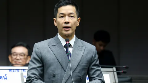 “วิพุธ” จี้ กทม. แก้ปัญหาทางเท้าศาลาแดง รื้อรวดเดียวเสี่ยงอุบัติเหตุ 