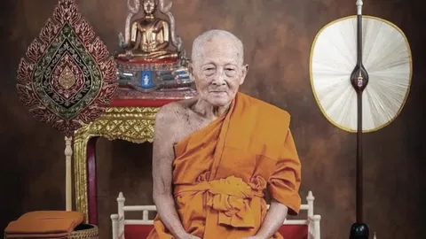 สิ้น “หลวงพ่อชอุ้ม” วัดตะเคียนเลื่อน เกจิดังปากน้ำโพ “เทพเจ้าแห่งต้นน้ำเจ้าพระยา”