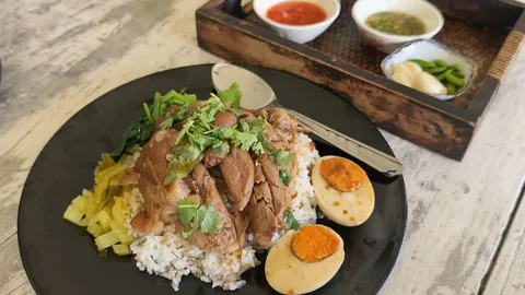 พาลอง "ขาหมูสูตรโอวัลติน" ตำนาน 20 ปีแห่งวังน้ำเขียว จ่ายหลักสิบแต่ความฟินระดับร้อย