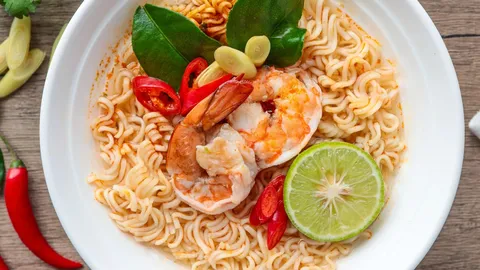 บะหมี่กึ่งสำเร็จรูป 1 ซอง ทำอะไรได้บ้าง? แจก 8 ไอเดียเมนูอร่อย ทำง่าย เซฟเงินช่วงสิ้นเดือน 