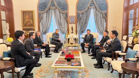 "นายกฯ หนู" เปิดตึกไทยคู่ฟ้ารับ "อดีตนายกฯ นิด" พร้อมรับคำแนะนำด้านเศรษฐกิจ