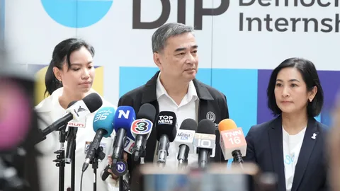 “อภิสิทธิ์” ชี้รัฐบาลลดราคาน้ำมันน้อยไป ผลักภาระให้ประชาชนจ่ายผ่านกองทุนน้ำมัน