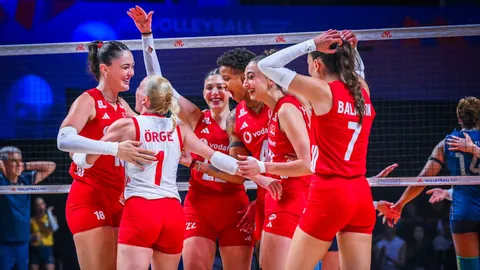 วอลเลย์บอลหญิง "ตุรกี" เฉือนดุ "บราซิล" 3-1 เซต ผงาดคว้าแชมป์ VNL สมัยที่ 2