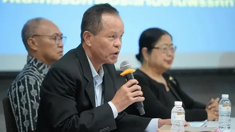แฉขบวนการล็อกโพย สว. โยงอดีตกุนซืออนุทิน ผู้สมัครรุมปูดข้อมูลฮั้วภาค 2