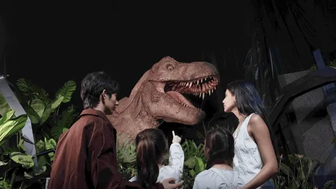 พาบุก Jurassic World: The Experience ฉลอง 1 ปี ดูหนังฟรี-ชมพลุริมน้ำ