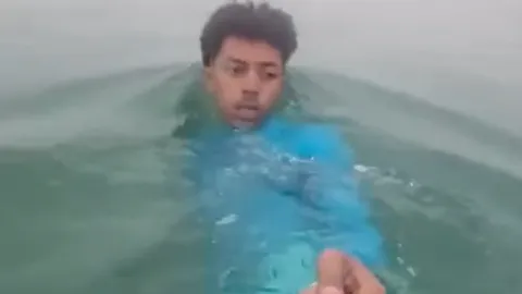 ทำไม "ชาวโมร็อคโก" หลายหมื่นชีวิิต ว่ายน้ำ หวังอพยพไป "สเปน" (คลิป)