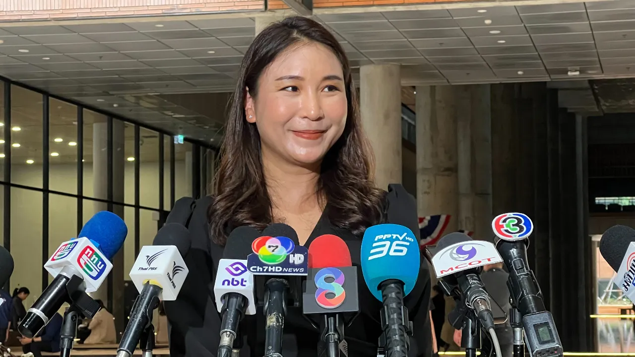 กมธ.งบฯ 70 เกินครึ่งทางแล้ว “ศิริกัญญา” เผยงบขอตัดถนนใหม่กระจุกตัวอยู่ที่อีสานใต้เยอะ
