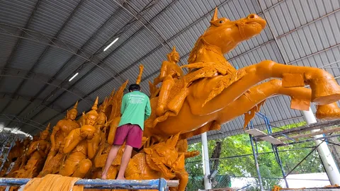 นักท่องเที่ยวคึกคัก งานแห่เทียนอุบลฯ ปี 69 เงินสะพัด 1,700 ล้านบาท