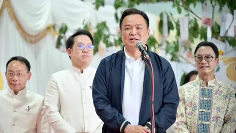 “อนุทิน” นำทอดผ้าป่าสามัคคี ยอด 20 ล้าน จัดซื้ออุปกรณ์การแพทย์ รพ.ระนอง