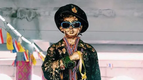 เปิดตำนาน "ไอ้ไข่ วัดเจดีย์" จากลูกศิษย์หลวงปู่ทวด สู่สัจวาจาขอได้ไหว้รับ เปลี่ยนชีวิตผู้คน