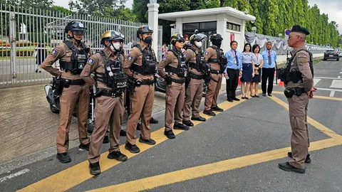 "มงฟอร์ต" เสียว มีไลน์ขู่ "กราดยิง ม.6" ระดมตรวจค้นกันวุ่น คาดเป็นเด็กนักเรียนแสบ