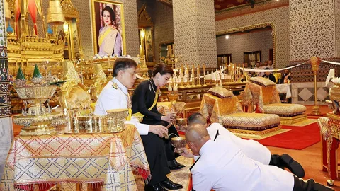 วันพระราชสมภพ "พระพันปีหลวง" ในหลวงพร้อมพระราชินี เสด็จพิธีทักษิณานุปทาน
