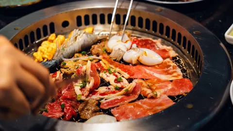 กินบุฟเฟต์จุกไวทำไงดี แจก 4 ทริก "พักเบรก" รีเซ็ตกระเพาะให้กลับมากินได้เรื่อยๆ