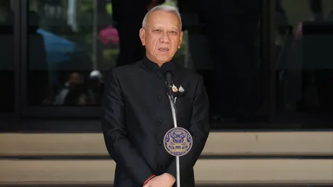 “พิพัฒน์” ไม่ขอออกความเห็นปมขยาย EEC สู่ปราจีนบุรี ชี้ อยู่ในความรับผิดชอบนายกฯ 