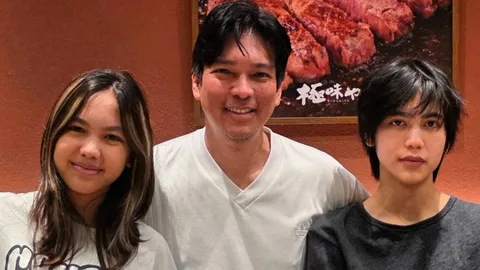 “ปิ๊บ รวิชญ์” อัปเดตภาพลูกๆ แฟนคลับอึ้ง “น้องพิพ” ลูกชายโตทันพ่อ ออร่าความหล่อจัดเต็ม