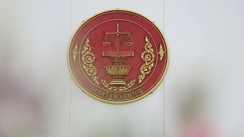 ศาลรธน. สั่ง ศึกษาการพิมพ์บัตรเลือกตั้งมีบาร์โค้ด-คิวอาร์โค้ด ประกอบการไต่สวน