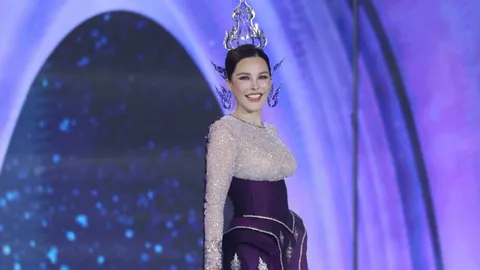 ปิ๊งปิ๊ง-รภัทร งามแบบไทยในคอนเซ็ปท์ Queen to Queen บนเวที Miss Universe Thailand 2026