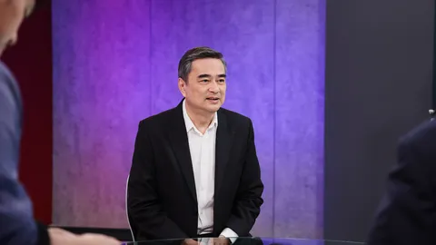 “อภิสิทธิ์” เตือน กกต. คดี “ฮั้ว สว.” สะท้อนวิกฤตศรัทธาระบบตรวจสอบไทย