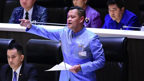 “ธนกร” สวน “อภิสิทธิ์” อย่าความจำสั้น ย้ำนายกฯ ลงพื้นที่ชายแดนใต้ตั้งแต่เดือนแรกที่รับตำแหน่ง