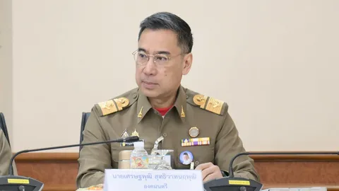 พระราชทานเครื่องราชฯ ชั้นมหาปรมาภรณ์ช้างเผือก-มหาวชิรมงกุฎ แก่องคมนตรี “เศรษฐพุฒิ”