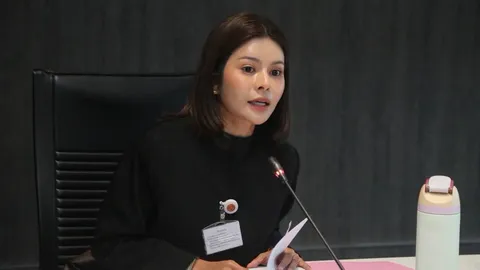 “ลิซ่า” ซัดตั้งผู้ว่าฯ บุรีรัมย์ นั่งอธิบดีกรม สถ. ฉะเล่นการเมืองแบบไม่เหนียมอาย